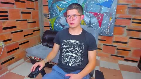 Snapshot of patrik027 chatting on 03-06-25, 01:37 .... online show from 03-06-25, 01:37