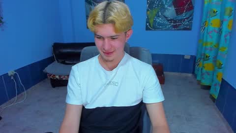 Snapshot of patrik027 chatting on 09-16-25, 06:25 .... online show from 09-16-25, 06:25