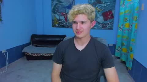 Snapshot of patrik027 chatting on 10-15-25, 10:43 .... online show from 10-15-25, 10:43