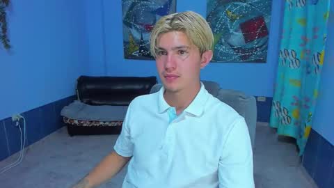 Snapshot of patrik027 chatting on 10-23-25, 03:28 .... online show from 10-23-25, 03:28