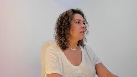 Paty Chic online show from 12-15-25, 01:26