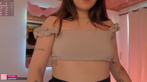 Snapshot of pau_cute chatting on 12-02-24, 09:06 Sofa online show from 12-02-24, 09:06