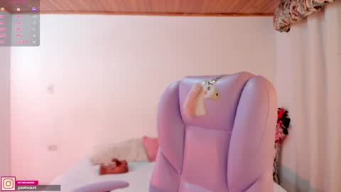 Snapshot of pau_cute chatting on 01-05-25, 04:58 Sofa online show from 01-05-25, 04:58