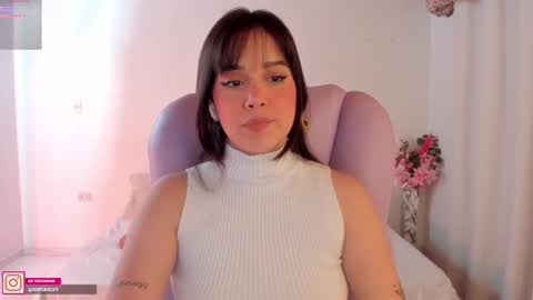 Snapshot of pau_cute chatting on 01-24-25, 04:37 Sofa online show from 01-24-25, 04:37