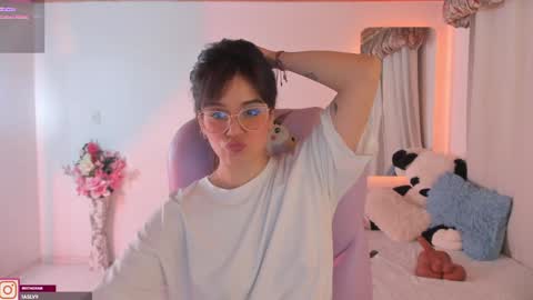Snapshot of pau_cute chatting on 02-05-25, 07:29 Sofa online show from 02-05-25, 07:29