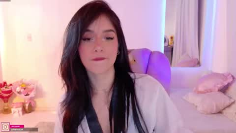 Snapshot of pau_cute chatting on 09-15-25, 03:50 Sofa online show from 09-15-25, 03:50