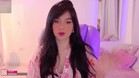 Snapshot of pau_cute chatting on 10-22-25, 04:24 Sofa online show from 10-22-25, 04:24