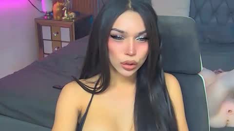 Snapshot of pau_kink95 chatting on 03-05-25, 10:33 Paula online show from 03-05-25, 10:33