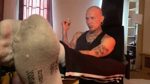 Snapshot of paul_razor chatting on 12-22-25, 02:30 Paul online show from 12-22-25, 02:30