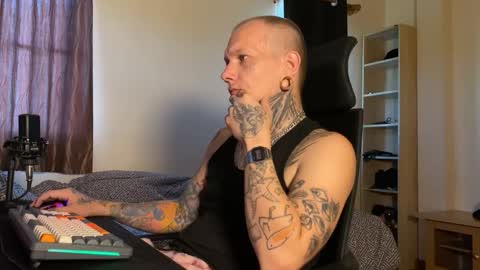 Snapshot of paul_razor chatting on 01-09-26, 08:06 Paul online show from 01-09-26, 08:06