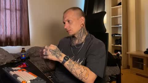 Snapshot of paul_razor chatting on 01-11-26, 06:51 Paul online show from 01-11-26, 06:51