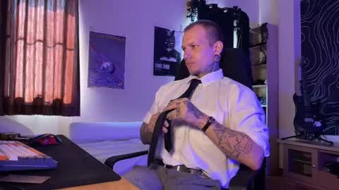 Snapshot of paul_razor chatting on 02-09-26, 02:37 Paul online show from 02-09-26, 02:37