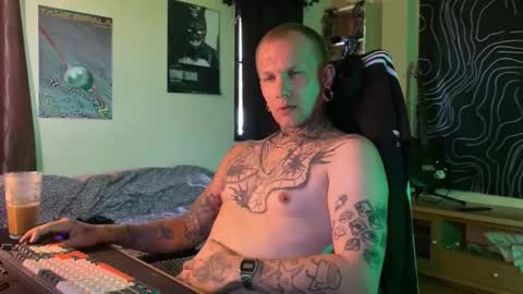 Snapshot of paul_razor chatting on 03-07-26, 08:11 Paul online show from 03-07-26, 08:11