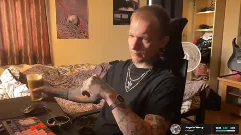 Snapshot of paul_razor chatting on 04-06-26, 01:14 Paul online show from 04-06-26, 01:14