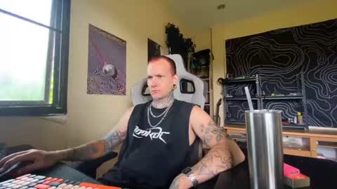 Snapshot of paul_razor chatting on 06-23-26, 03:59 Paul online show from 06-23-26, 03:59