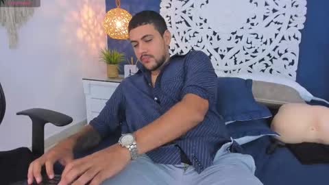 Snapshot of paul_rivera chatting on 10-22-25, 09:36 Paul Rivera online show from 10-22-25, 09:36