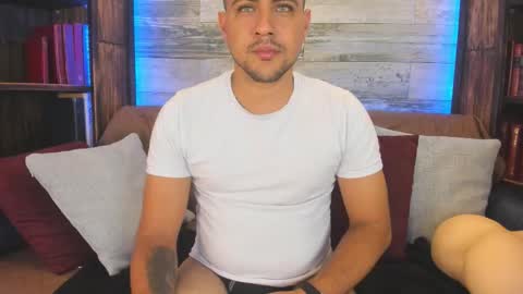 Snapshot of paul_rivera chatting on 11-08-25, 02:17 Paul Rivera online show from 11-08-25, 02:17