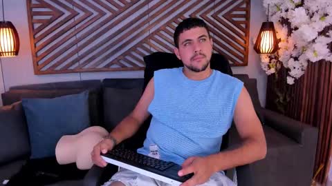 Snapshot of paul_rivera chatting on 11-20-25, 08:30 Paul Rivera online show from 11-20-25, 08:30