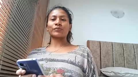 paula3034 online show from 11-05-25, 04:40