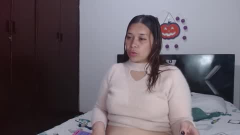 PAULA online show from 10-29-25, 04:04