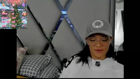 Snapshot of paula_daniela1 chatting on 12-15-24, 10:15 Paula online show from 12-15-24, 10:15