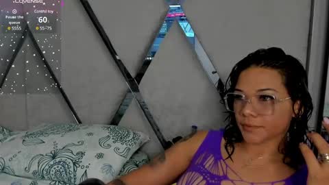 Snapshot of paula_daniela1 chatting on 01-21-25, 01:18 Paula online show from 01-21-25, 01:18
