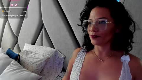 Snapshot of paula_daniela1 chatting on 01-31-25, 09:05 Paula online show from 01-31-25, 09:05