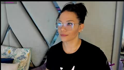 Snapshot of paula_daniela1 chatting on 02-17-25, 10:47 Paula online show from 02-17-25, 10:47