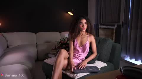 Snapshot of paulacora100 chatting on 06-21-26, 07:05 Paula online show from 06-21-26, 07:05