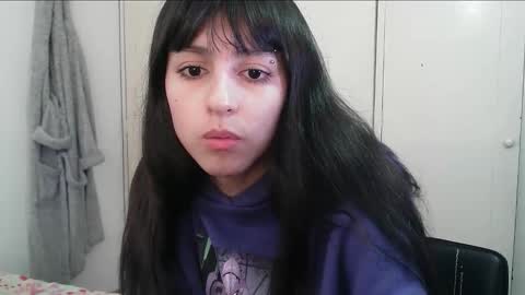 Snapshot of paulainblue chatting on 09-22-25, 02:46   online show from 09-22-25, 02:46