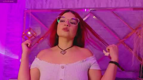 Snapshot of paulavegaa chatting on 06-30-26, 04:02 Paula online show from 06-30-26, 04:02