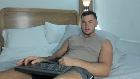 paulblack021 online show from 05-05-26, 03:36