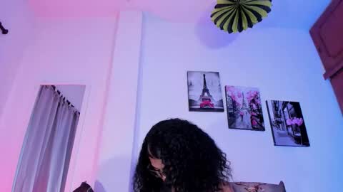 Pau online show from 12-20-25, 01:18