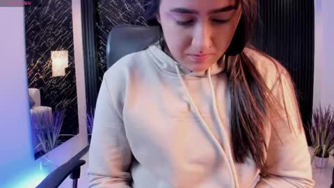 Snapshot of paulina_sweett chatting on 05-26-26, 11:28 Paulina online show from 05-26-26, 11:28