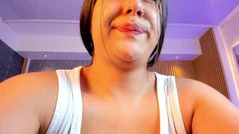 Snapshot of paulina_sweett chatting on 05-27-26, 11:29 Paulina online show from 05-27-26, 11:29