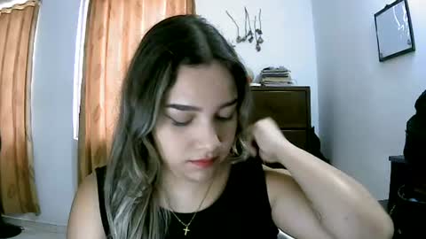 paulina_x_x online show from 06-20-26, 09:50