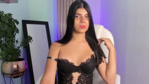 Snapshot of paulinabelle chatting on 01-26-25, 07:42 Paulina Belle online show from 01-26-25, 07:42