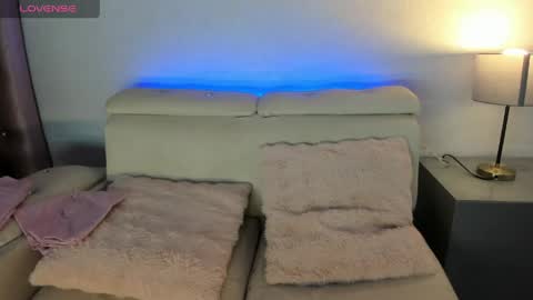 PaulinaSaennz online show from 06-09-26, 01:12