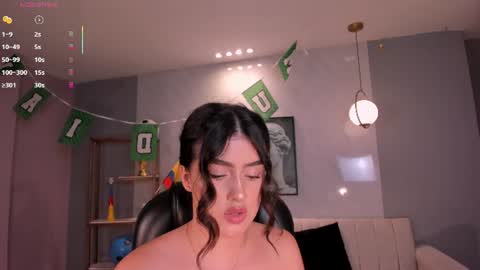 Paulina Santos  online show from 06-17-26, 08:21
