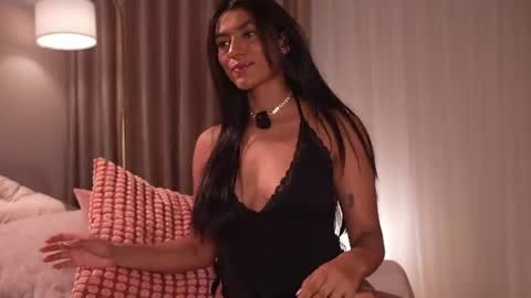 pauline_7 online show from 06-10-26, 06:18