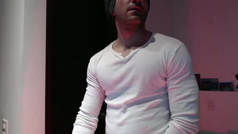 Snapshot of paulripped chatting on 12-16-25, 01:32 Paul online show from 12-16-25, 01:32