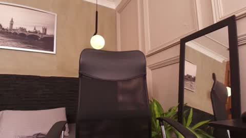 Pavlova online show from 09-21-25, 12:01