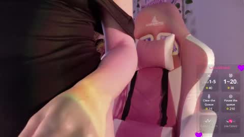 Snapshot of peach69love chatting on 02-28-25, 05:04 P E A C H online show from 02-28-25, 05:04