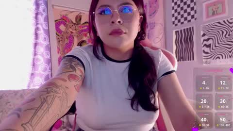 Snapshot of peach69love chatting on 09-30-25, 06:46 P E A C H online show from 09-30-25, 06:46