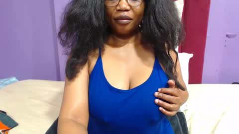 Snapshot of peachassxx chatting on 06-19-26, 05:45 peachy online show from 06-19-26, 05:45