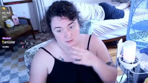 Snapshot of peachbandit chatting on 04-03-26, 02:37 Peach Bandit online show from 04-03-26, 02:37