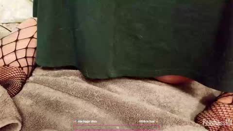 Snapshot of peachess101 chatting on 02-16-26, 01:24 Peachess online show from 02-16-26, 01:24