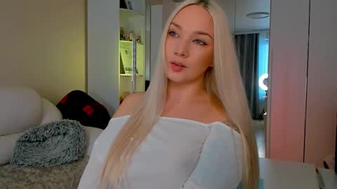 Snapshot of peachju1cy chatting on 09-26-25, 05:33 peachju1cy online show from 09-26-25, 05:33