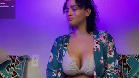 Snapshot of peachsundae chatting on 03-05-26, 05:47 portiapiers online show from 03-05-26, 05:47