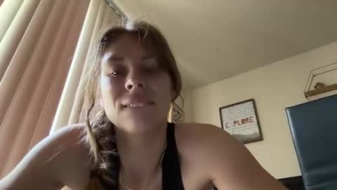 Snapshot of peachydesire chatting on 05-26-26, 03:52 peachydesire online show from 05-26-26, 03:52